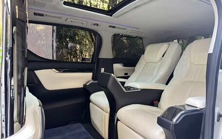 Toyota Vellfire II, 2022 год, 7 150 202 рублей, 5 фотография
