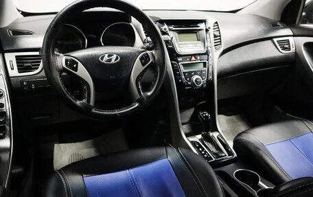 Hyundai i30 II рестайлинг, 2012 год, 999 000 рублей, 15 фотография