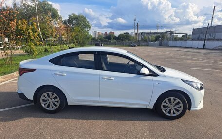Hyundai Solaris II рестайлинг, 2020 год, 1 600 000 рублей, 3 фотография