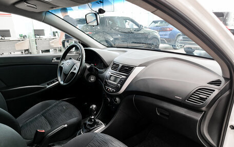 Hyundai Solaris II рестайлинг, 2015 год, 870 000 рублей, 15 фотография