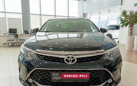 Toyota Camry, 2017 год, 2 245 000 рублей, 2 фотография
