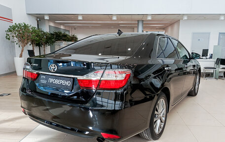 Toyota Camry, 2017 год, 2 245 000 рублей, 6 фотография