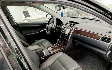 Toyota Camry, 2017 год, 2 245 000 рублей, 13 фотография