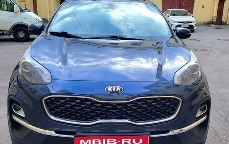 KIA Sportage IV рестайлинг, 2020 год, 2 420 000 рублей, 2 фотография