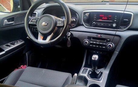 KIA Sportage IV рестайлинг, 2020 год, 2 420 000 рублей, 17 фотография