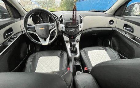 Chevrolet Cruze II, 2013 год, 700 000 рублей, 4 фотография