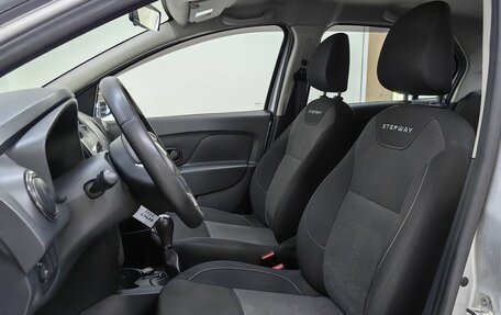 Renault Logan II, 2019 год, 727 000 рублей, 6 фотография