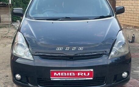 Toyota Wish II, 2004 год, 560 000 рублей, 1 фотография