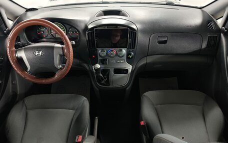 Hyundai H-1 II рестайлинг, 2008 год, 1 099 000 рублей, 9 фотография