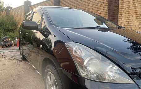 Toyota Wish II, 2004 год, 560 000 рублей, 2 фотография