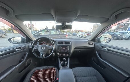 Volkswagen Jetta VI, 2014 год, 1 250 000 рублей, 28 фотография