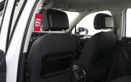 Volkswagen Tiguan II, 2017 год, 2 477 070 рублей, 12 фотография