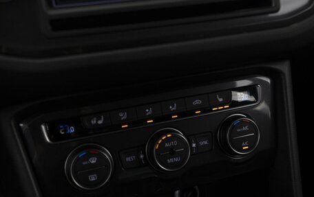 Volkswagen Tiguan II, 2017 год, 2 477 070 рублей, 19 фотография