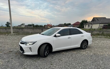 Toyota Camry, 2018 год, 1 880 000 рублей, 5 фотография