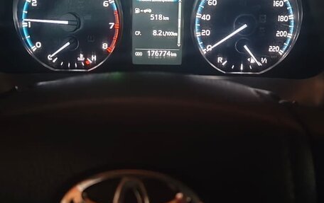 Toyota RAV4, 2017 год, 2 150 000 рублей, 10 фотография