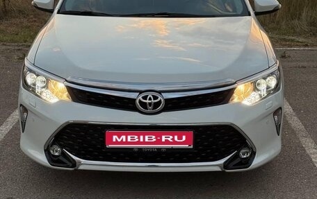 Toyota Camry, 2017 год, 2 320 000 рублей, 3 фотография