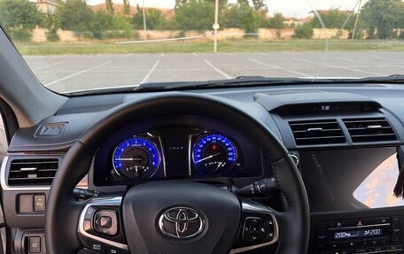 Toyota Camry, 2017 год, 2 320 000 рублей, 13 фотография
