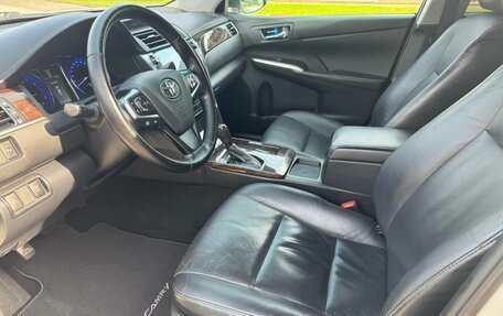 Toyota Camry, 2017 год, 1 900 000 рублей, 7 фотография