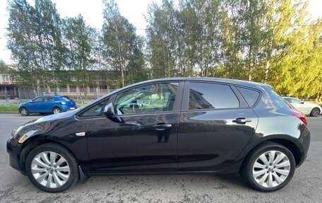 Opel Astra J, 2010 год, 580 000 рублей, 2 фотография