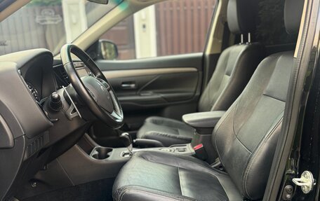 Mitsubishi Outlander III рестайлинг 3, 2014 год, 1 350 000 рублей, 15 фотография