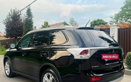 Mitsubishi Outlander III рестайлинг 3, 2014 год, 1 350 000 рублей, 9 фотография