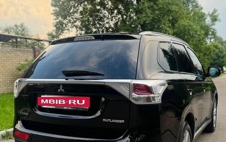 Mitsubishi Outlander III рестайлинг 3, 2014 год, 1 350 000 рублей, 6 фотография