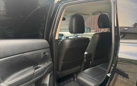 Mitsubishi Outlander III рестайлинг 3, 2014 год, 1 350 000 рублей, 21 фотография