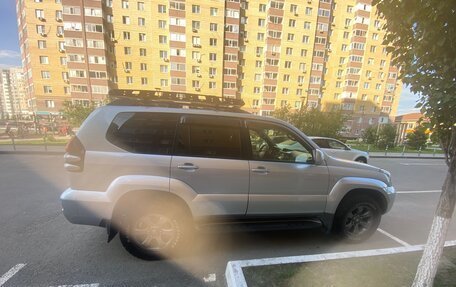 Toyota Land Cruiser Prado 120 рестайлинг, 2007 год, 2 400 000 рублей, 2 фотография