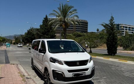 Peugeot Traveller I, 2021 год, 3 650 000 рублей, 2 фотография