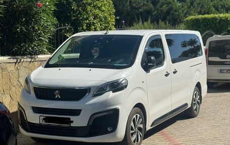 Peugeot Traveller I, 2021 год, 3 650 000 рублей, 13 фотография