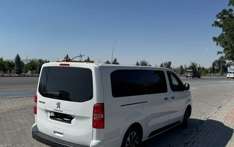 Peugeot Traveller I, 2021 год, 3 650 000 рублей, 14 фотография