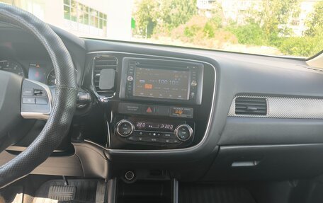 Mitsubishi Outlander III рестайлинг 3, 2013 год, 1 380 000 рублей, 5 фотография