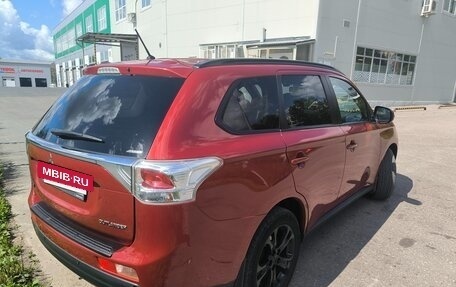 Mitsubishi Outlander III рестайлинг 3, 2013 год, 1 380 000 рублей, 3 фотография
