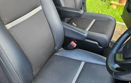 Honda Stepwgn IV, 2018 год, 2 700 000 рублей, 23 фотография
