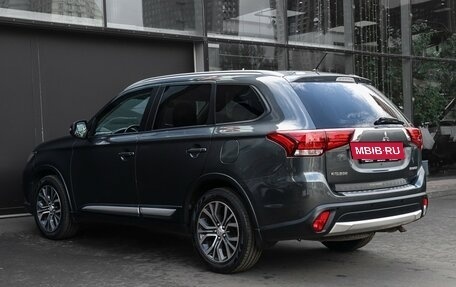 Mitsubishi Outlander III рестайлинг 3, 2016 год, 2 097 000 рублей, 7 фотография