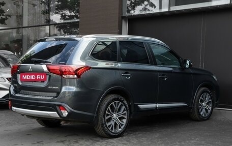 Mitsubishi Outlander III рестайлинг 3, 2016 год, 2 097 000 рублей, 5 фотография