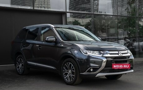Mitsubishi Outlander III рестайлинг 3, 2016 год, 2 097 000 рублей, 3 фотография