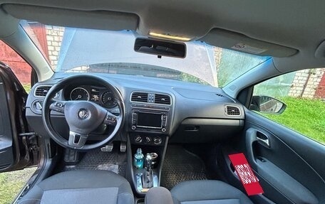 Volkswagen Polo VI (EU Market), 2011 год, 750 000 рублей, 2 фотография