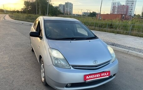 Toyota Prius, 2009 год, 600 000 рублей, 2 фотография