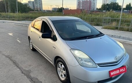 Toyota Prius, 2009 год, 600 000 рублей, 4 фотография