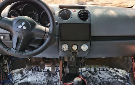 Mitsubishi Colt VI рестайлинг, 2004 год, 499 800 рублей, 10 фотография