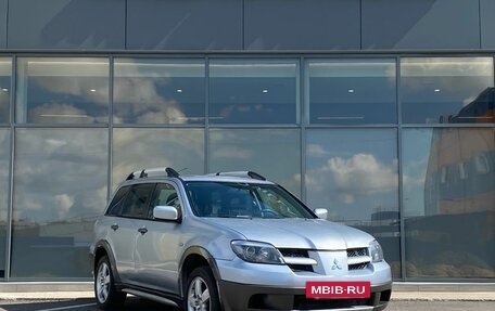 Mitsubishi Outlander III рестайлинг 3, 2005 год, 599 000 рублей, 2 фотография
