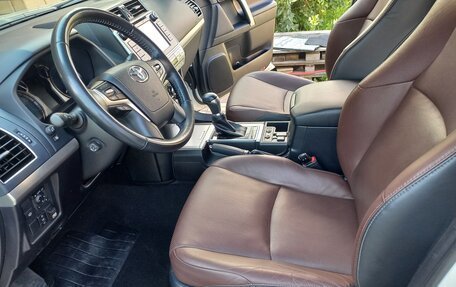 Toyota Land Cruiser Prado 150 рестайлинг 2, 2019 год, 5 850 000 рублей, 10 фотография