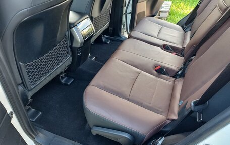 Toyota Land Cruiser Prado 150 рестайлинг 2, 2019 год, 5 850 000 рублей, 12 фотография