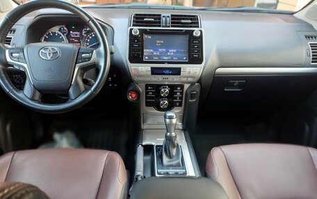 Toyota Land Cruiser Prado 150 рестайлинг 2, 2019 год, 5 850 000 рублей, 11 фотография
