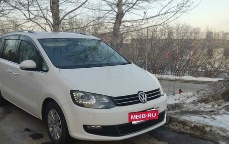 Volkswagen Sharan II, 2012 год, 1 320 000 рублей, 2 фотография
