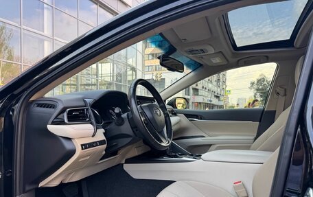 Toyota Camry, 2022 год, 2 800 000 рублей, 9 фотография