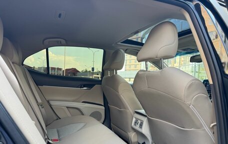 Toyota Camry, 2022 год, 2 800 000 рублей, 10 фотография