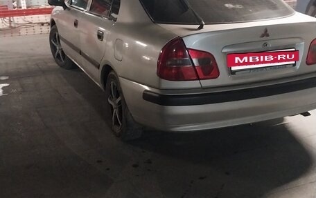 Mitsubishi Carisma I, 2001 год, 330 000 рублей, 4 фотография