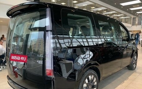 Hyundai Staria, 2024 год, 8 700 000 рублей, 4 фотография